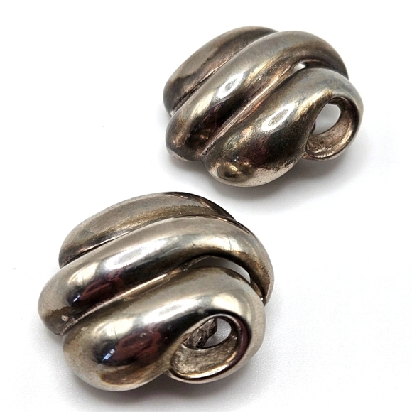 VINTAGE Erwin Pearl Silver-Tone Puffed Swirl Square Clip-On Earrings - Picture 3 of 6